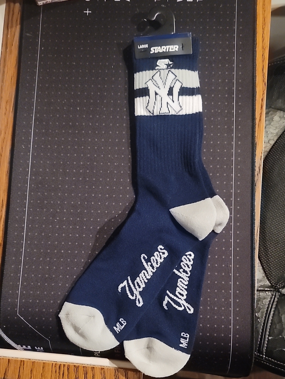 STARTER Navy and White New York Yankees Crew Socks, Men's Large